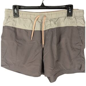 Columbia small shorts in cream and gray